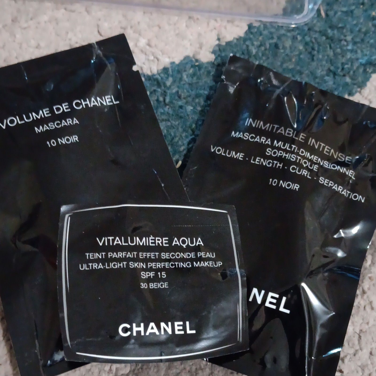CHANEL Le Volume de Chanel Volumizing Mascara 10 Noir Sample 0.03 fl oz