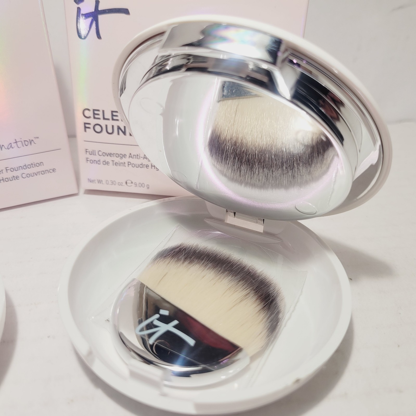 2 it Cosmetics Celebration Foundation illumination (Medium Tan) Full Coverage