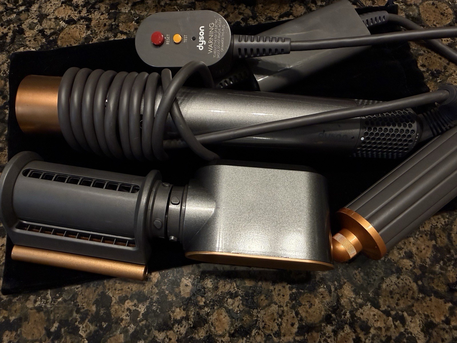 Dyson Airwrap Multistyler – Nickel/Copper 3 Attachements