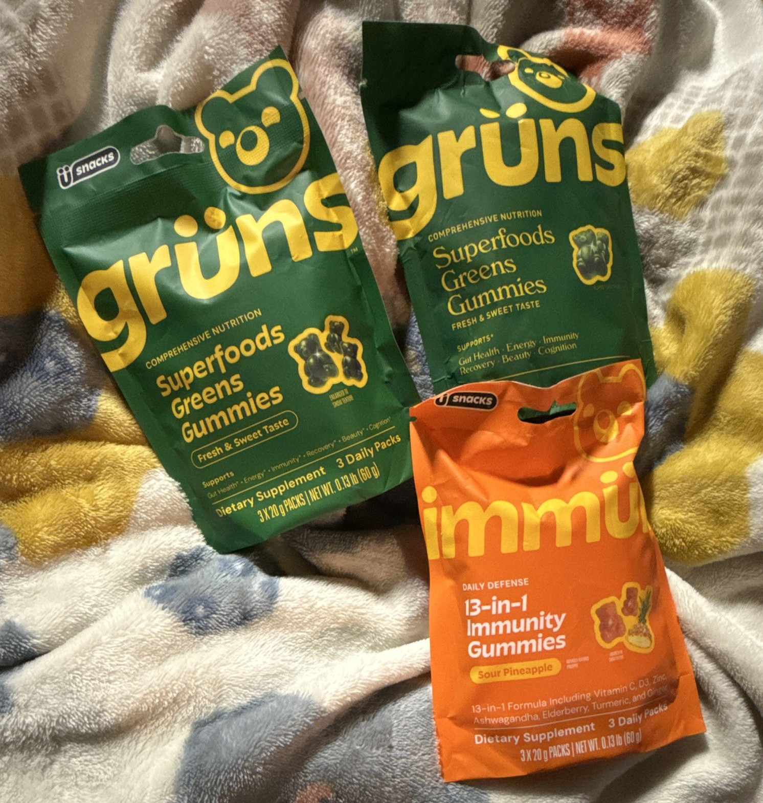 snacks Grüns Gummies 3-Pack: 2 Greens + 13-in-1 Immunity (Sour Pineapple)