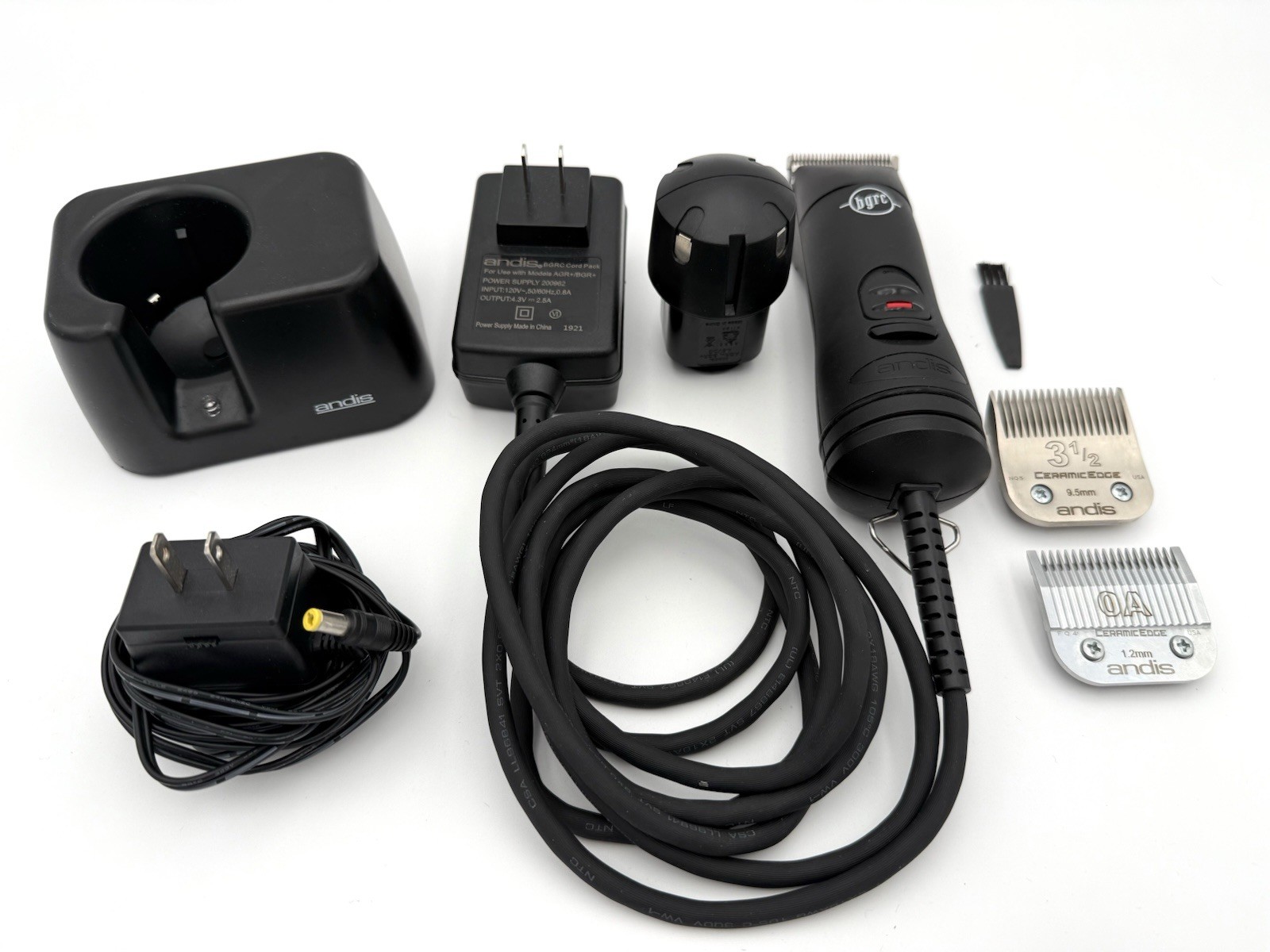 Andis BGRC Professional Corded Hair Clipper + Charger Base & Blades Lot Barber