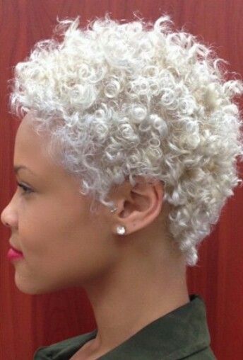 Short Blonde Afro Curly Wigs Synthentic Hair Pixie Cut Wigs None Lace for Women