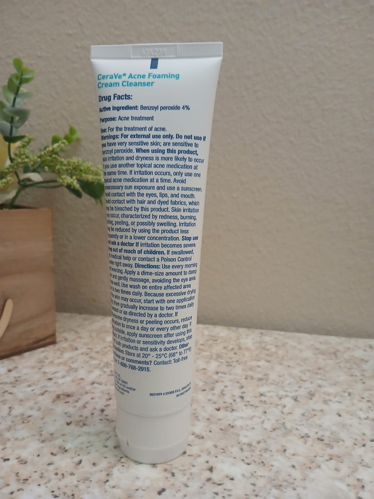 CeraVe Acne Foaming Cream Face Cleanser, Acne Treatment Face Wash Ex:01/2025