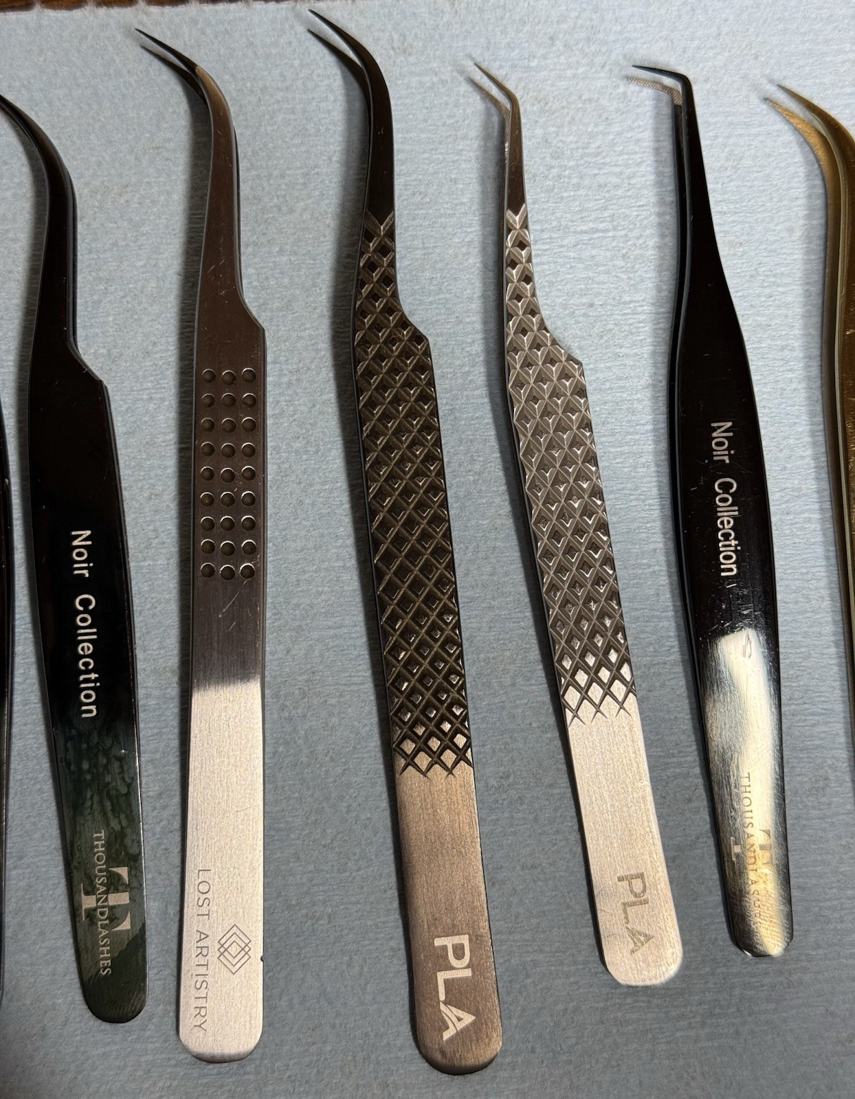 Mix of lash tweezers set