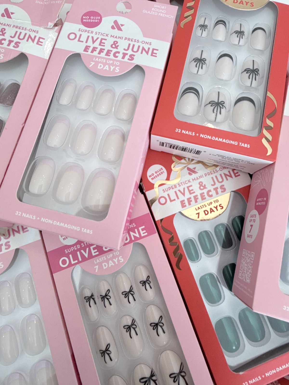 Lot of 20 – Olive and June Press-On Nails 14 Days Multiple Colors & Sizes