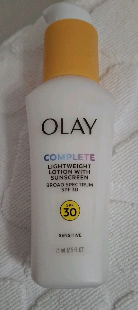 Olay Complete Lightweight Lotion with Sunscreen SPF 30 2.5oz / 75ml