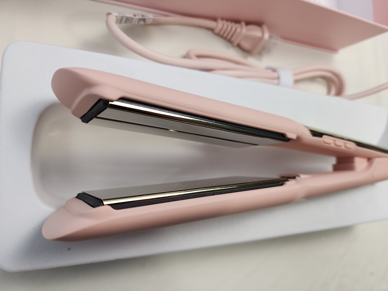 ELLA BELLA Titanium Ionic Hair Straightener Flat Iron – Open Box – Select Color