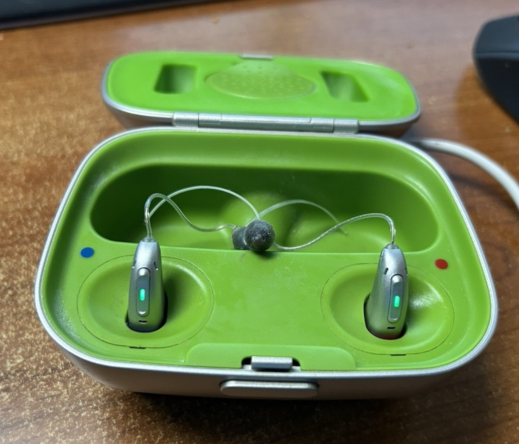 Phonak Audeo Paradise P90-R RIC With Case