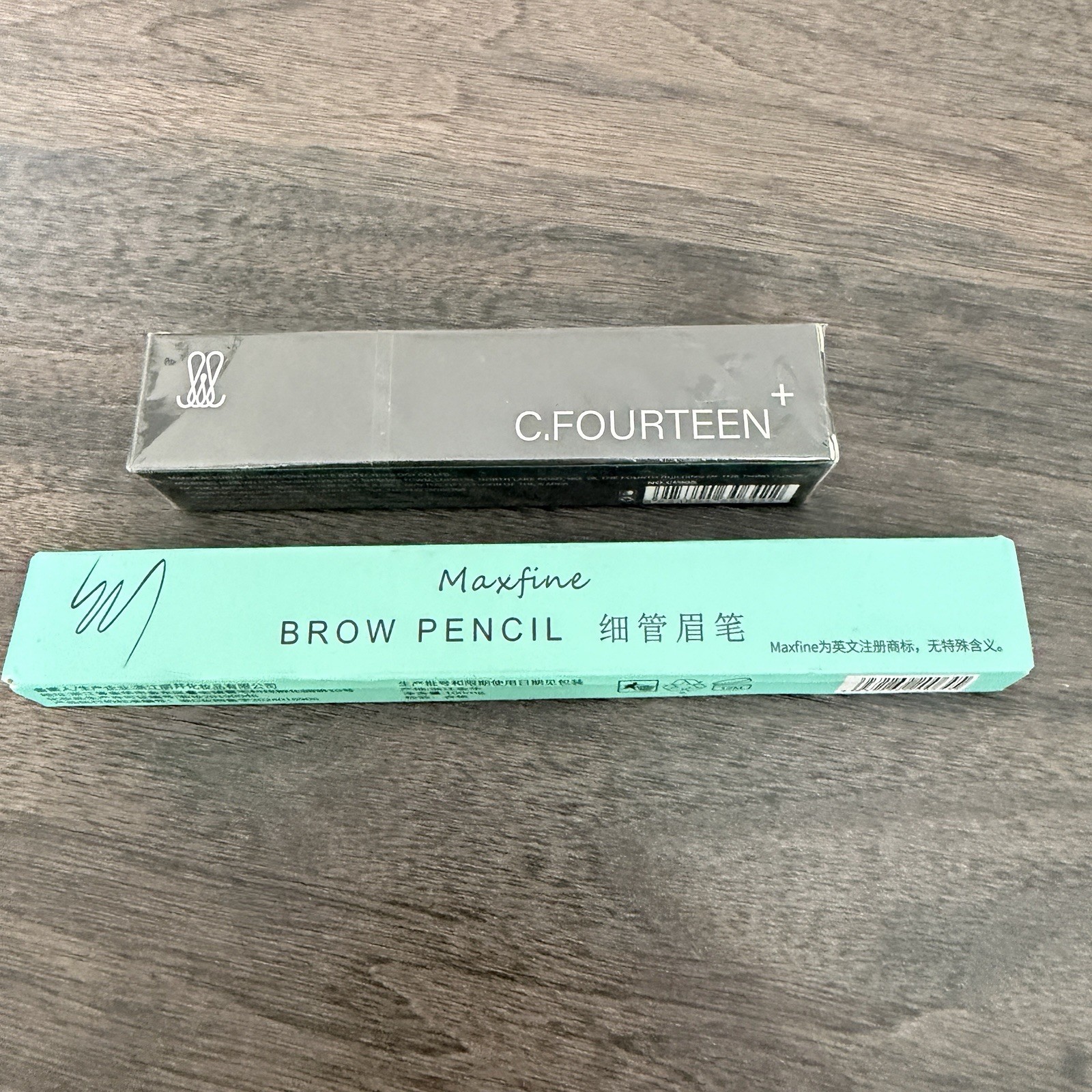 Maxfine Brow Pencil Eyebrow Pencil Brown w/ Brush Natural Y02 & lip glaze duo