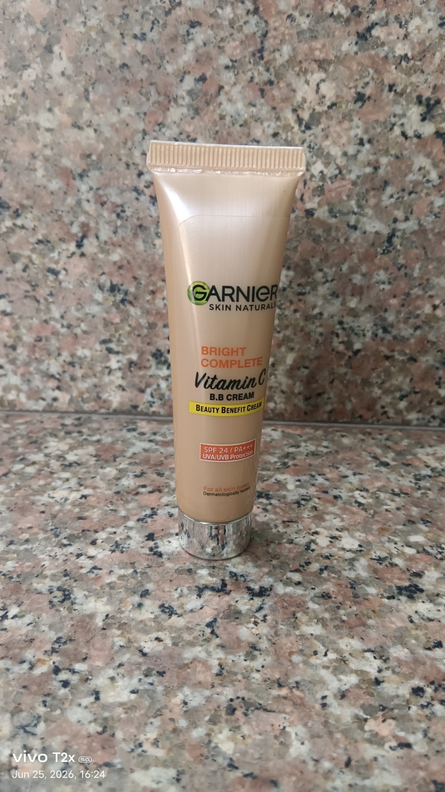 2X New Garnier Skin Naturals BB Cream Miracle Skin, Light to Medium 18ml