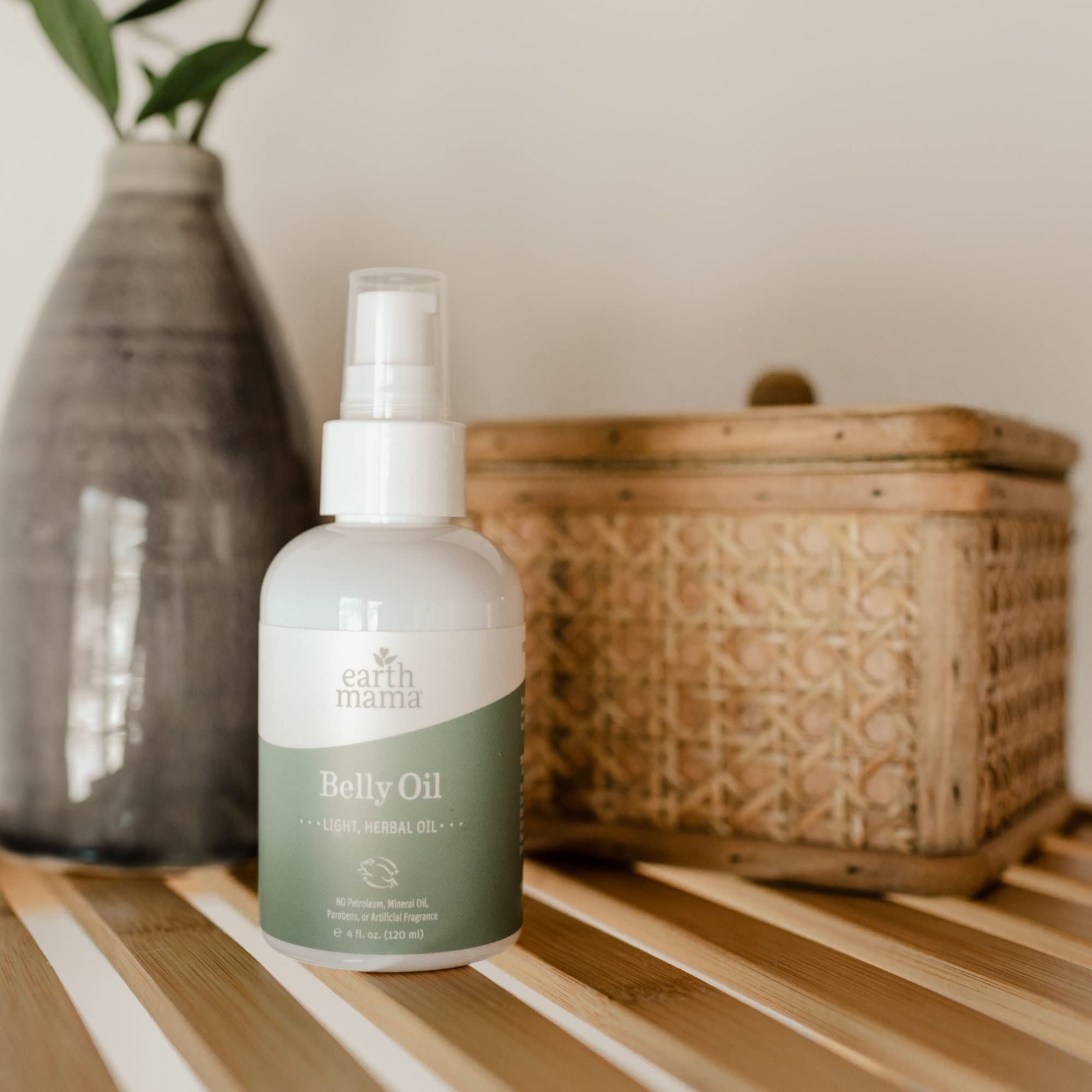 Earth Mama Belly Oil for Dry Skin | Calendula 4 Fl Oz (Pack of 1), Colorless