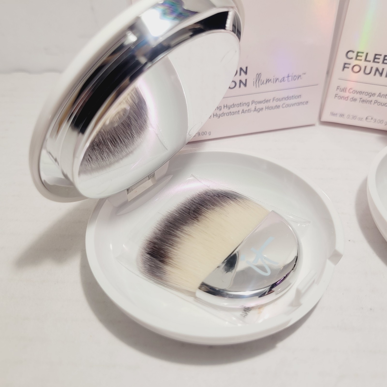 2 it Cosmetics Celebration Foundation illumination (Medium Tan) Full Coverage